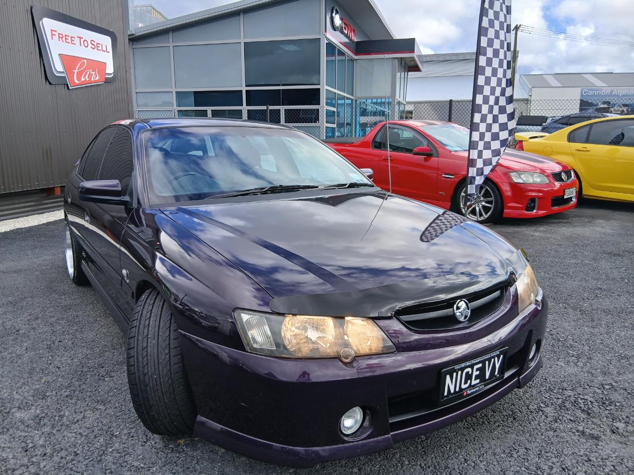 2004 Holden COMMODORE