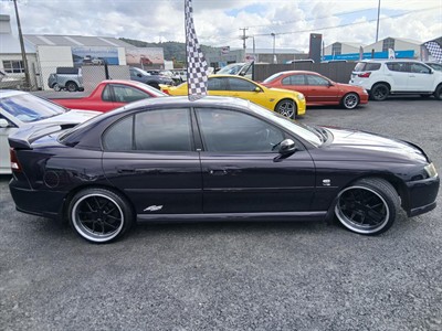 2004 Holden COMMODORE - Thumbnail