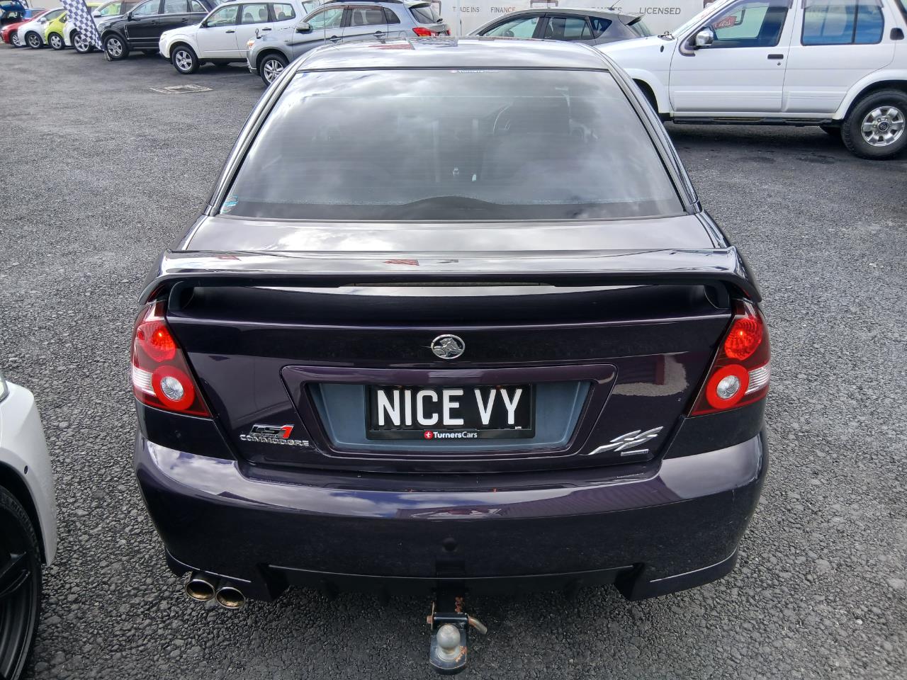 2004 Holden COMMODORE