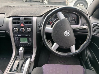 2004 Holden COMMODORE - Thumbnail