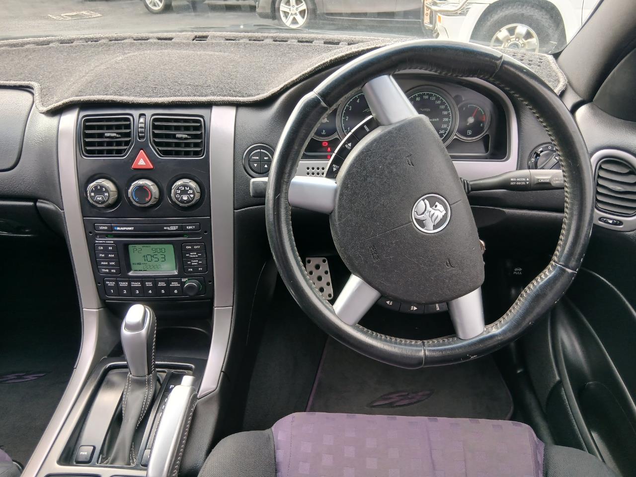 2004 Holden COMMODORE