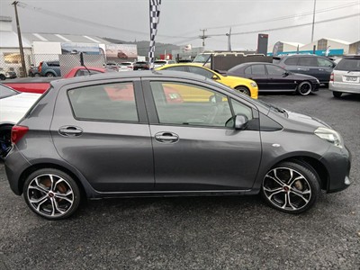 2016 Toyota Yaris - Thumbnail