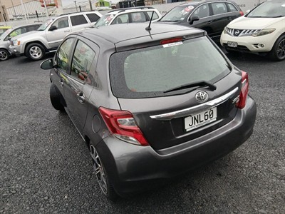 2016 Toyota Yaris - Thumbnail