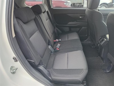 2019 Mitsubishi Outlander - Thumbnail