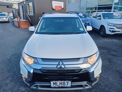 2019 Mitsubishi Outlander - Thumbnail