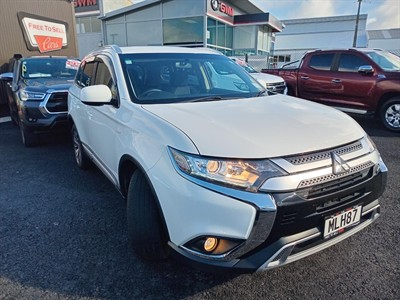 2019 Mitsubishi Outlander - Thumbnail