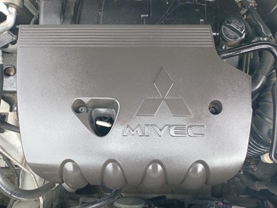 2019 Mitsubishi Outlander - Thumbnail