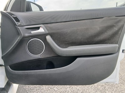 2006 Holden COMMODORE - Thumbnail