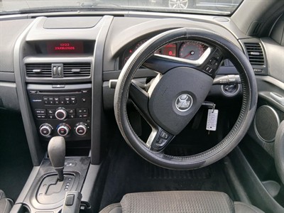 2006 Holden COMMODORE - Thumbnail