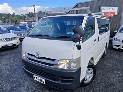 2010 Toyota HIACE - Thumbnail