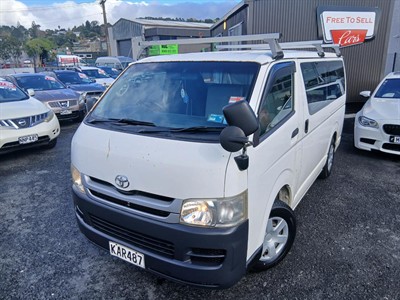 2010 Toyota HIACE - Thumbnail