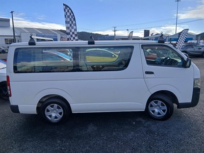2010 Toyota HIACE - Thumbnail
