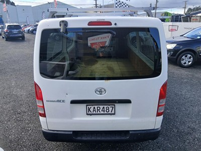 2010 Toyota HIACE - Thumbnail