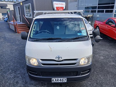 2010 Toyota HIACE - Thumbnail