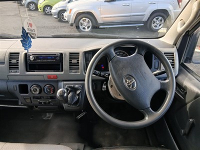 2010 Toyota HIACE - Thumbnail