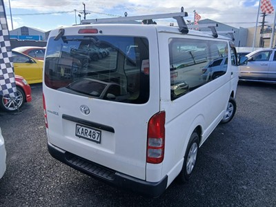 2010 Toyota HIACE - Thumbnail