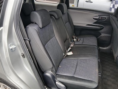 2012 Toyota WISH - Thumbnail