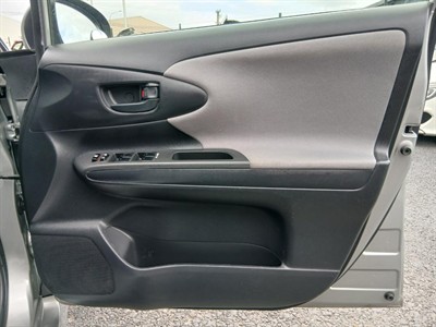 2012 Toyota WISH - Thumbnail