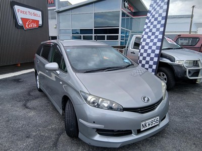 2012 Toyota WISH - Thumbnail