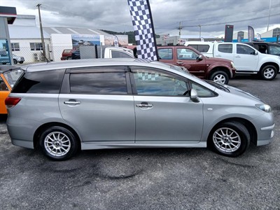 2012 Toyota WISH - Thumbnail