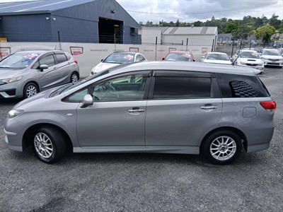 2012 Toyota WISH - Thumbnail