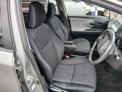 2012 Toyota WISH - Thumbnail