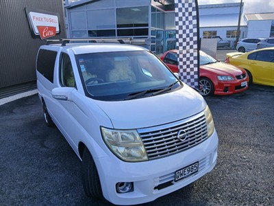 2005 Nissan ELGRAND - Thumbnail