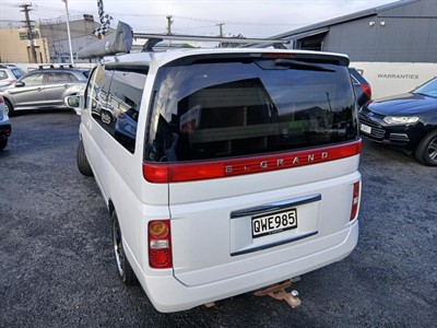 2005 Nissan ELGRAND - Thumbnail