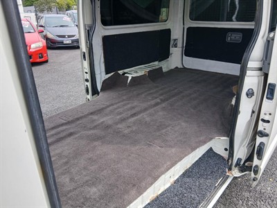 2006 Toyota HIACE - Thumbnail