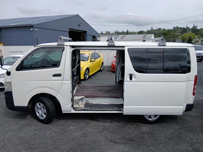2006 Toyota HIACE - Thumbnail