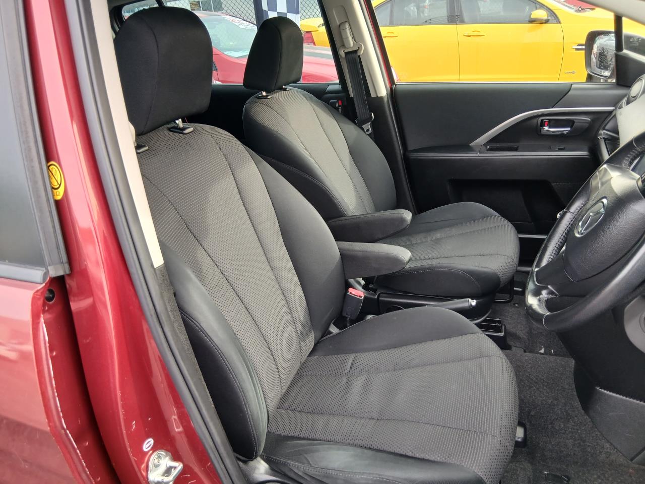 2013 Mazda PREMACY
