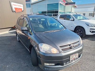 2001 Toyota IPSUM - Thumbnail