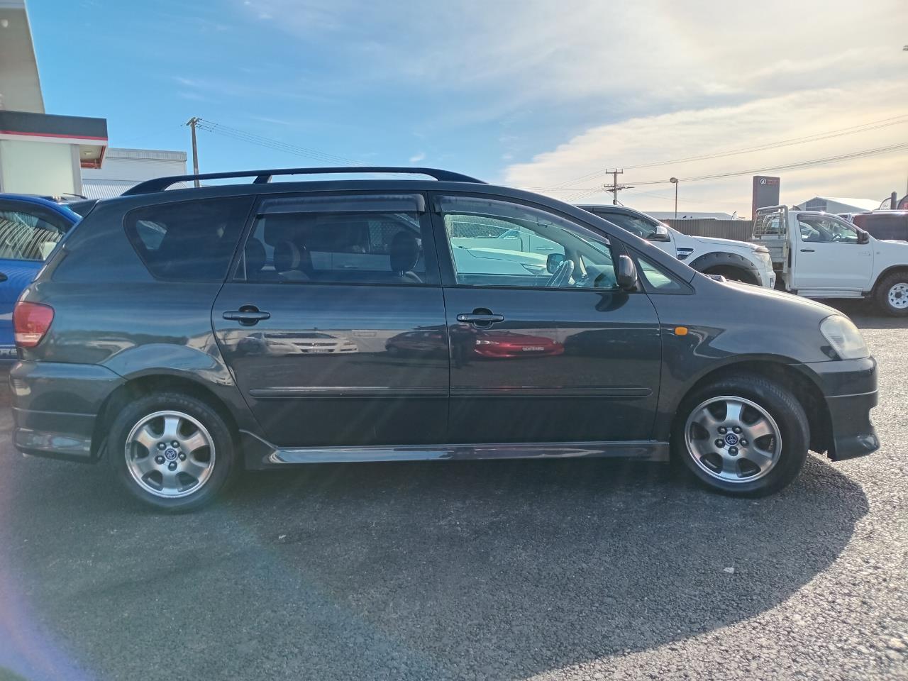 2001 Toyota IPSUM