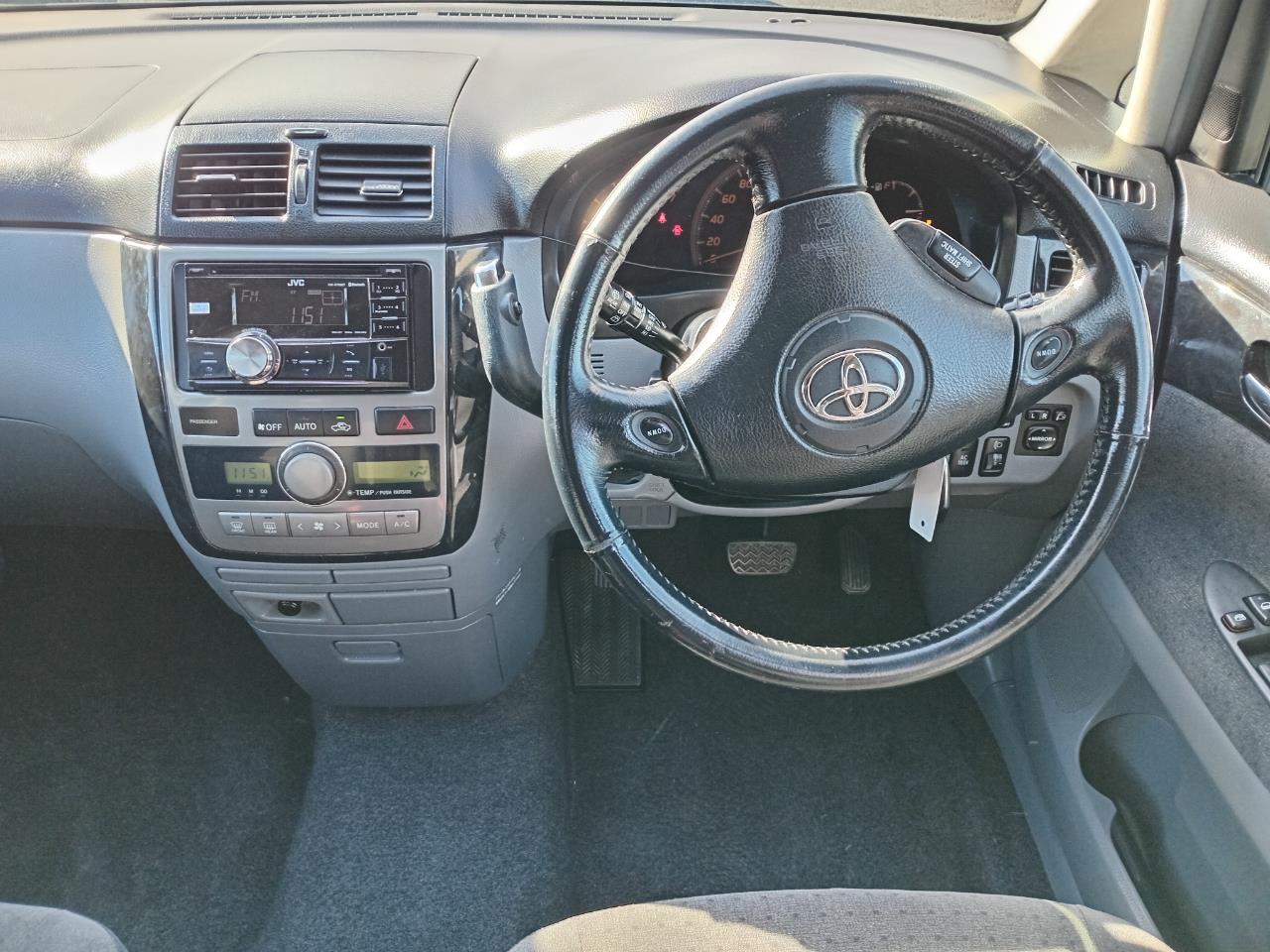 2001 Toyota IPSUM