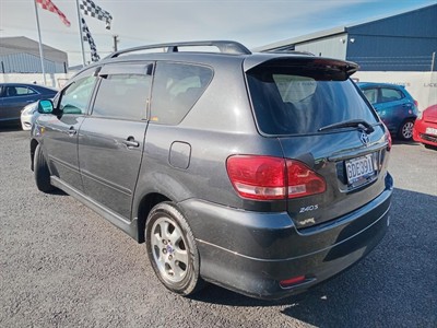 2001 Toyota IPSUM - Thumbnail
