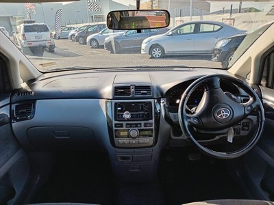 2001 Toyota IPSUM - Thumbnail