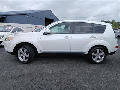 2006 Mitsubishi Outlander - Thumbnail