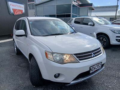 2006 Mitsubishi Outlander - Thumbnail