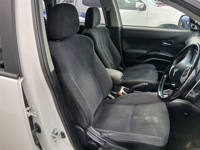 2006 Mitsubishi Outlander - Thumbnail