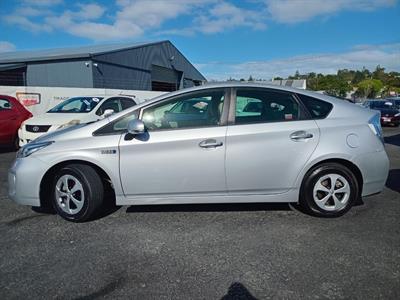 2013 Toyota Prius - Thumbnail