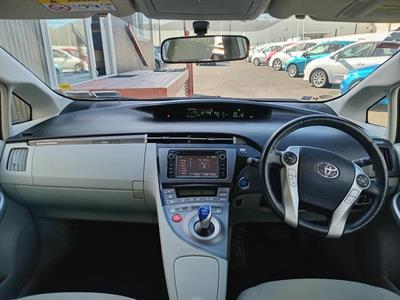 2013 Toyota Prius - Thumbnail