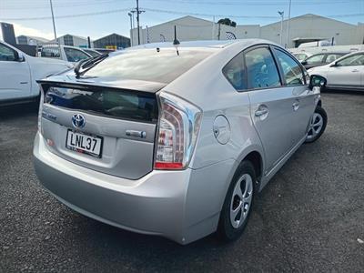 2013 Toyota Prius - Thumbnail