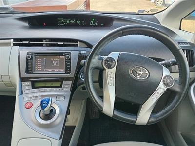 2013 Toyota Prius - Thumbnail