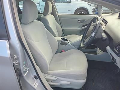 2013 Toyota Prius - Thumbnail