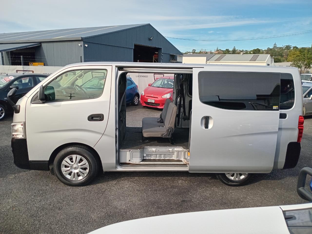 2017 Nissan CARAVAN