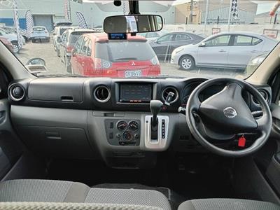 2017 Nissan CARAVAN - Thumbnail