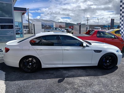 2015 BMW M5 - Thumbnail