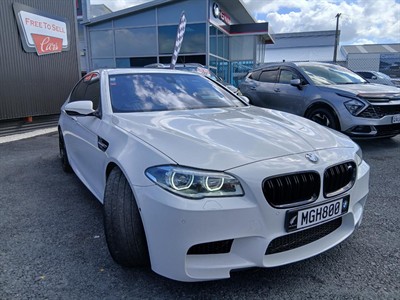 2015 BMW M5 - Thumbnail