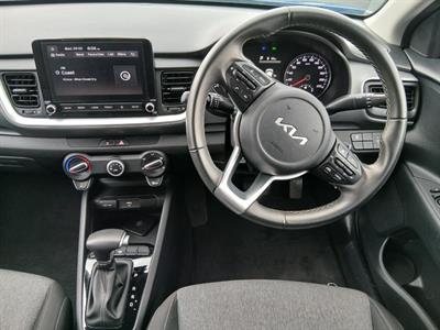 2024 Kia Stonic - Thumbnail