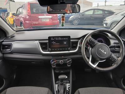 2024 Kia Stonic - Thumbnail